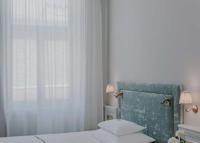 Hotel Koenig Von Ungarn 4*