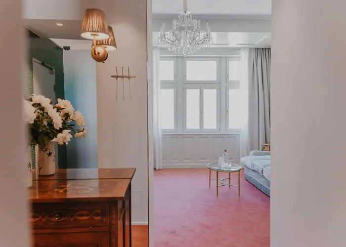 Hotel Koenig Von Ungarn 4*